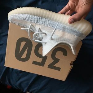 Yeezys V.2